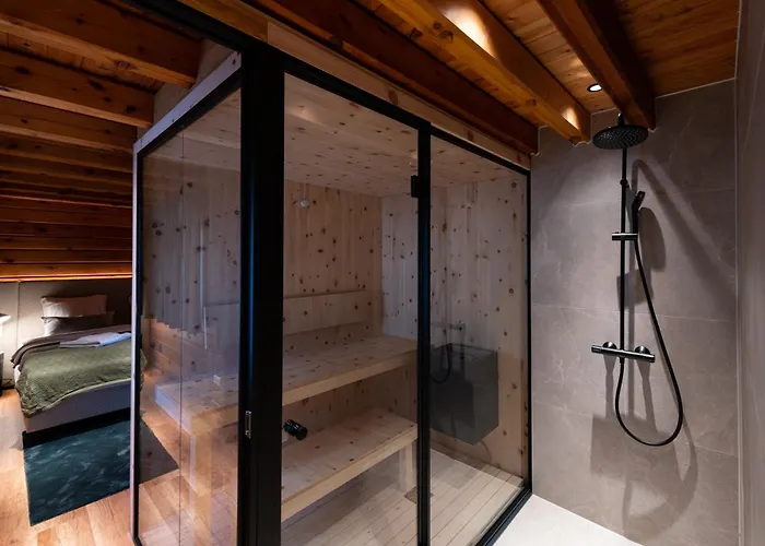 Alm-lodge 2 *